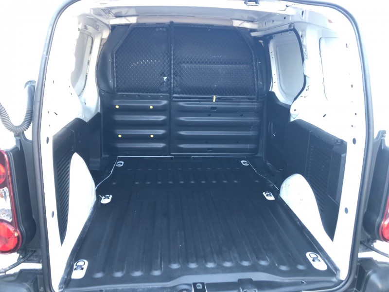 A VENDRE BERLINGO UTILITAIRE 1.6 HDI 75 CV - TVA RECUPERABLE