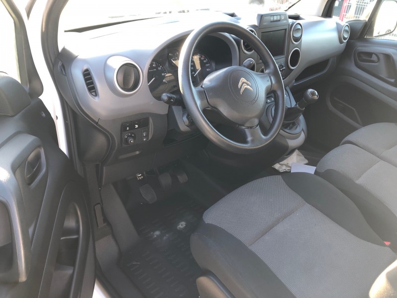 A VENDRE BERLINGO UTILITAIRE 1.6 HDI 75 CV - TVA RECUPERABLE